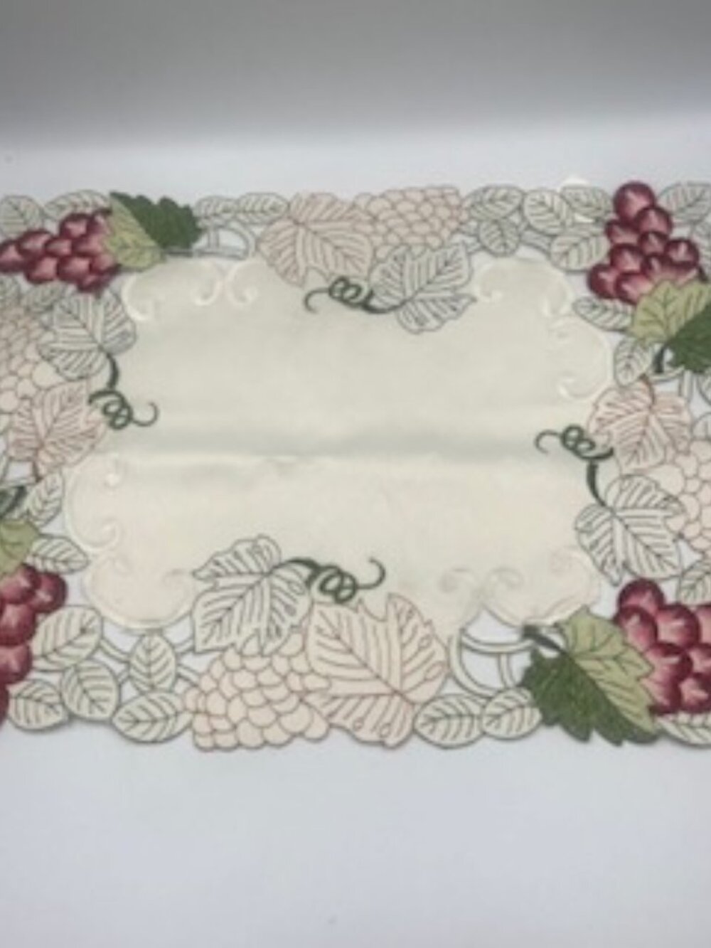 Placemats Embroidered Cutouts Grapevine pattern Set of 3 New out of box